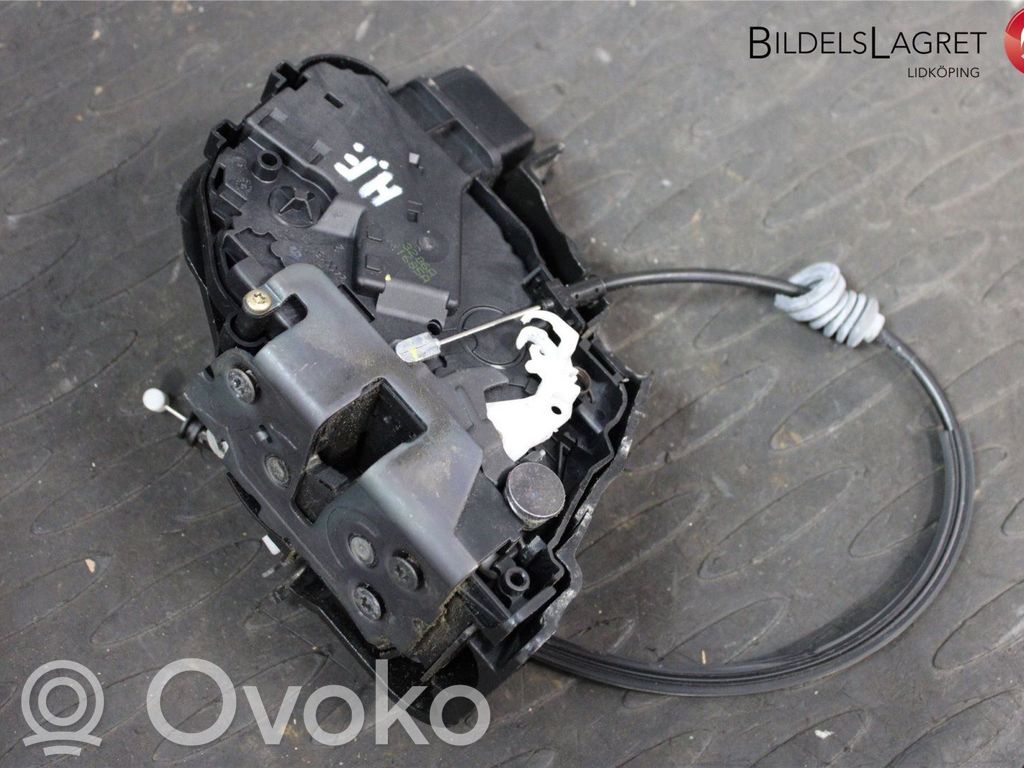 Volvo V50 Priekšpusē slēdzene 