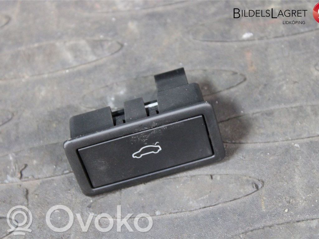 Volkswagen Tiguan Tailgate/boot open switch button 