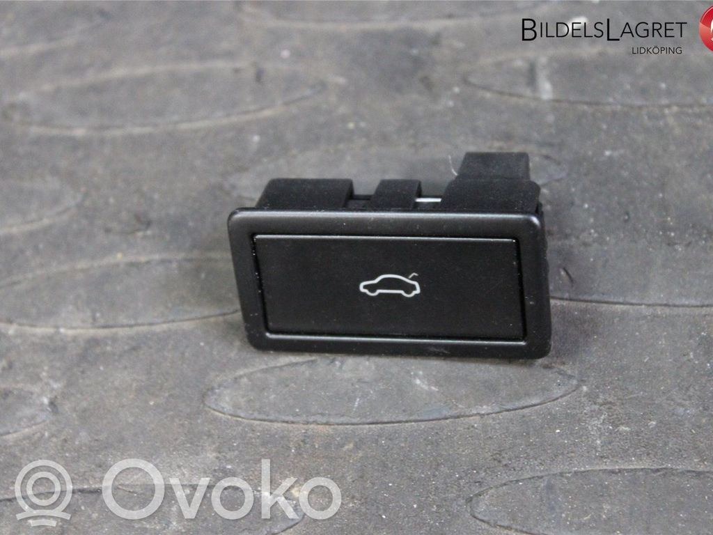 Volkswagen Tiguan Tailgate/boot open switch button 