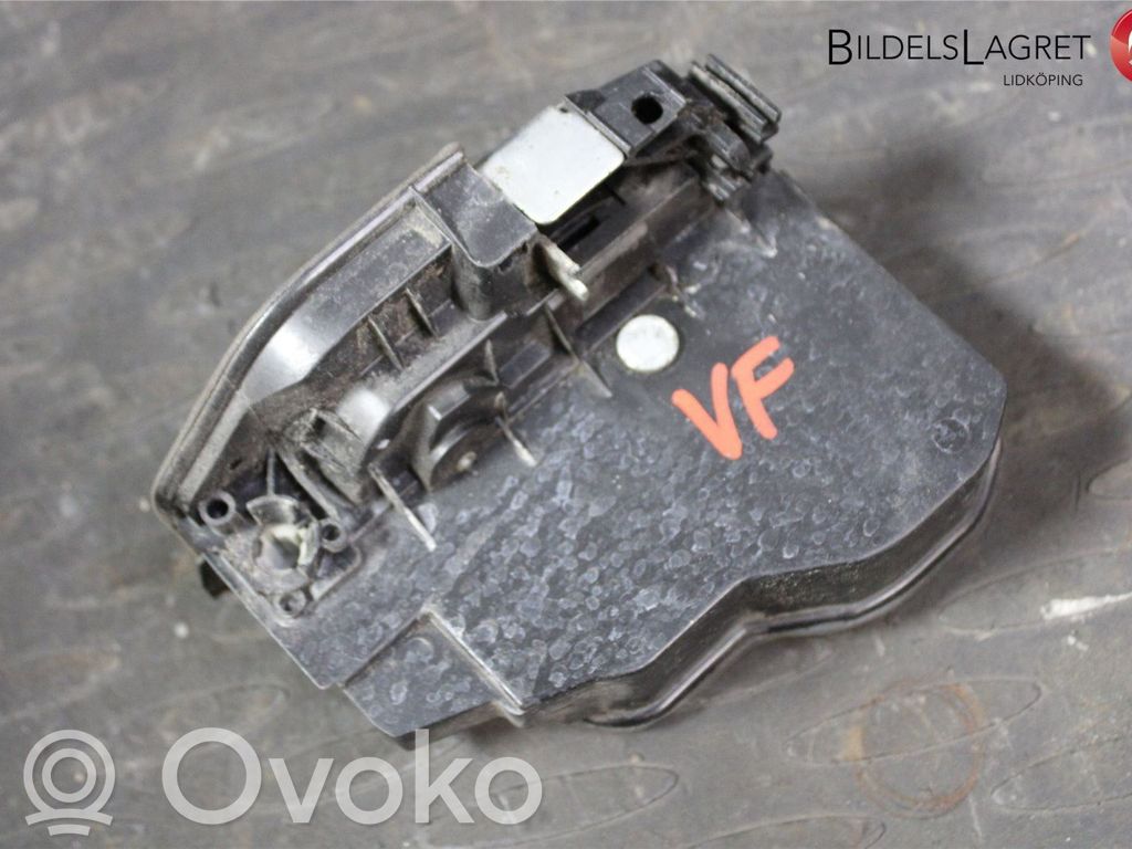 BMW 5 GT F07 Front door lock 