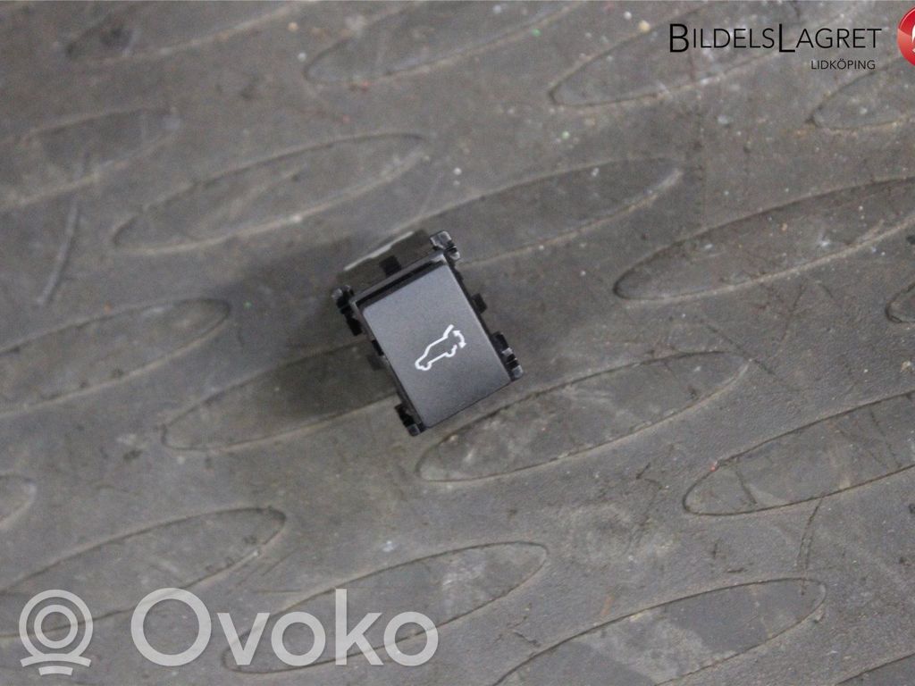 Subaru Outback (BS) Tailgate/boot open switch button 