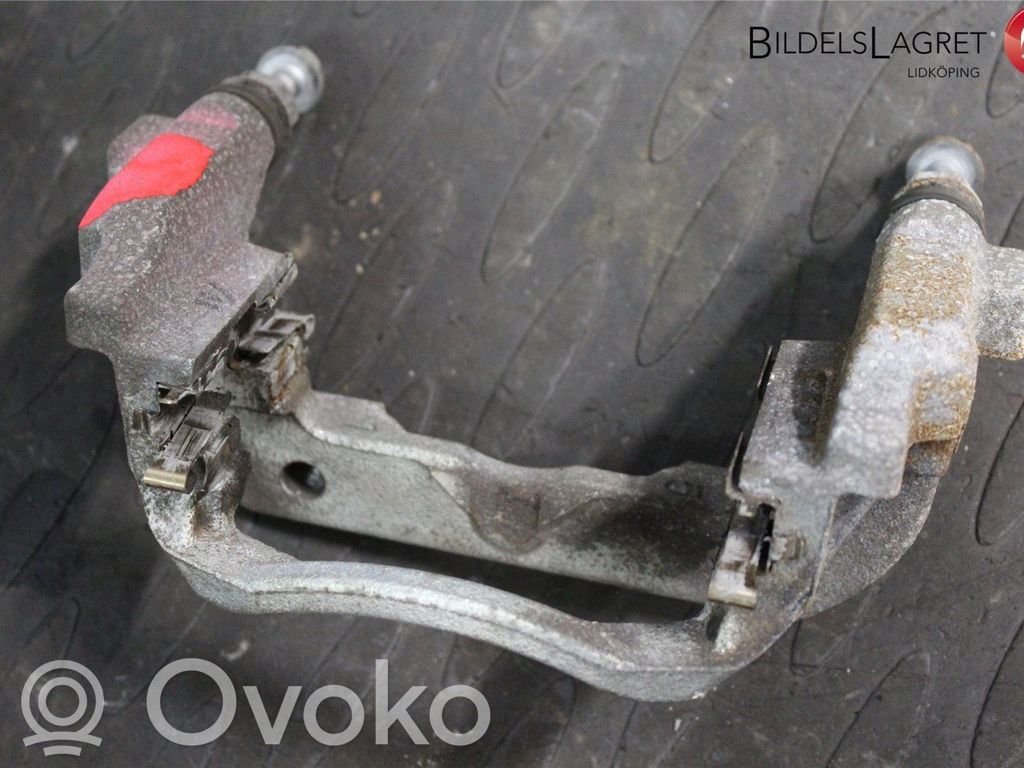 Toyota Camry VIII XV70  Suport etrier spate 