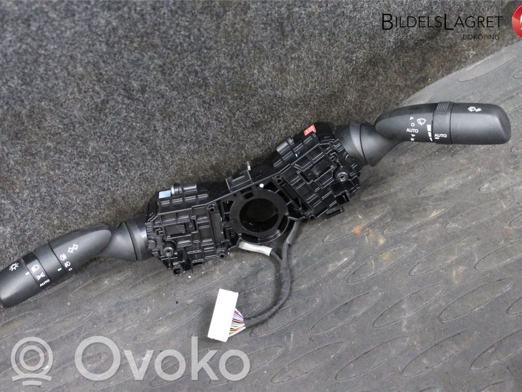 Toyota Camry VIII XV70  Interruptor/palanca de limpiador de luz de giro 