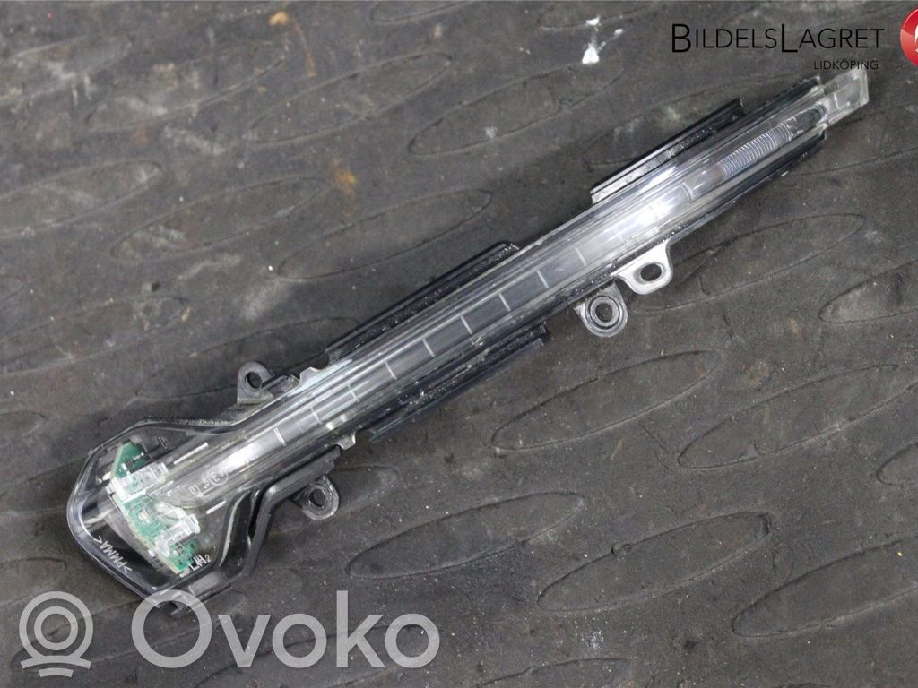 Seat Arona Front fender indicator light 