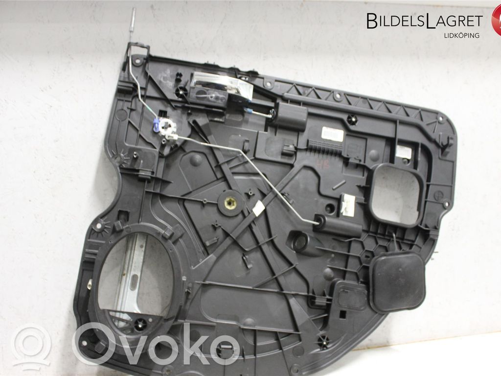 Mechanizm podnoszenia szyby przedniej bez silnika   68045132AD