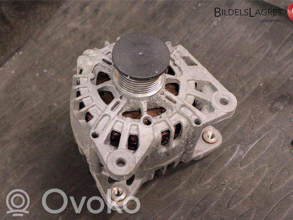 Renault Clio IV Alternator 