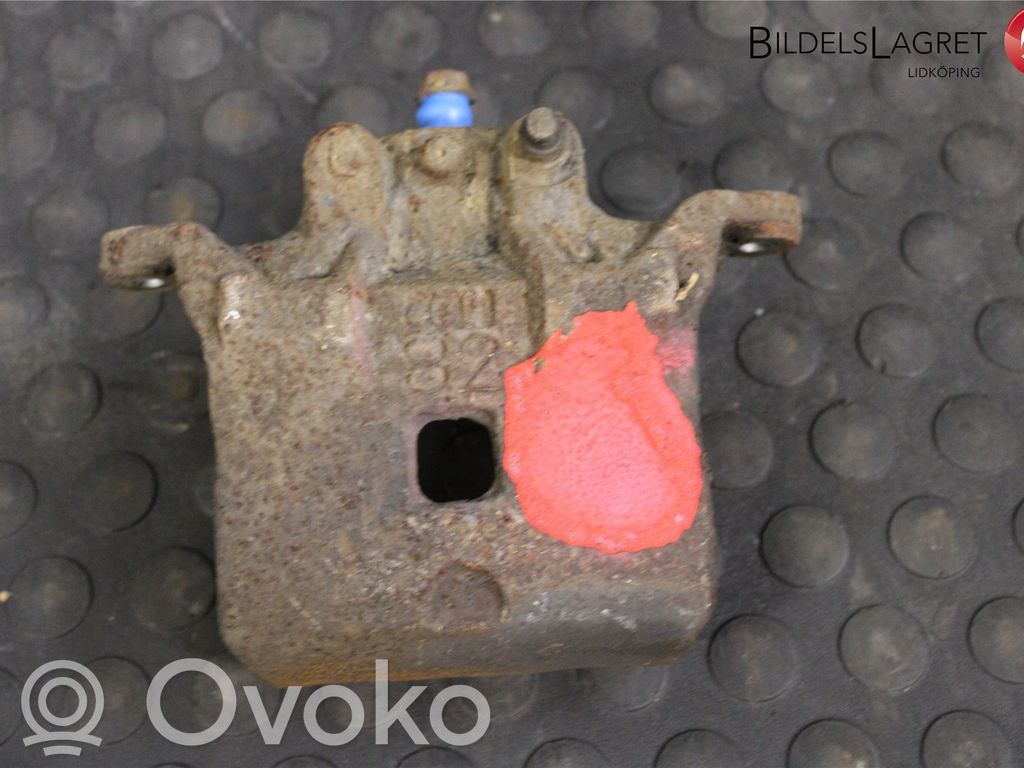 Nissan Pulsar Zacisk hamulcowy przedni 