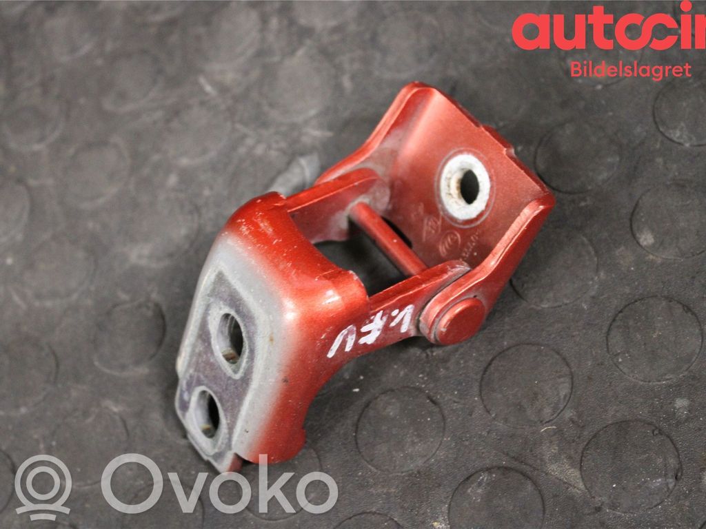 Renault Clio IV Front door lower hinge 