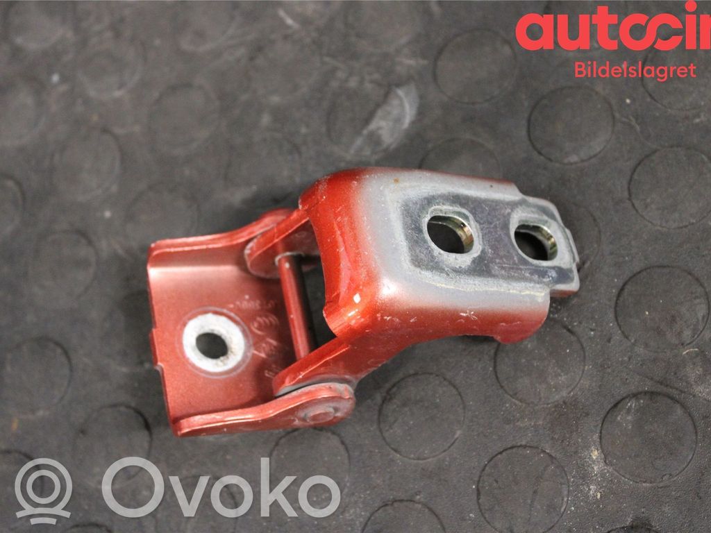 Renault Clio IV Front door lower hinge 