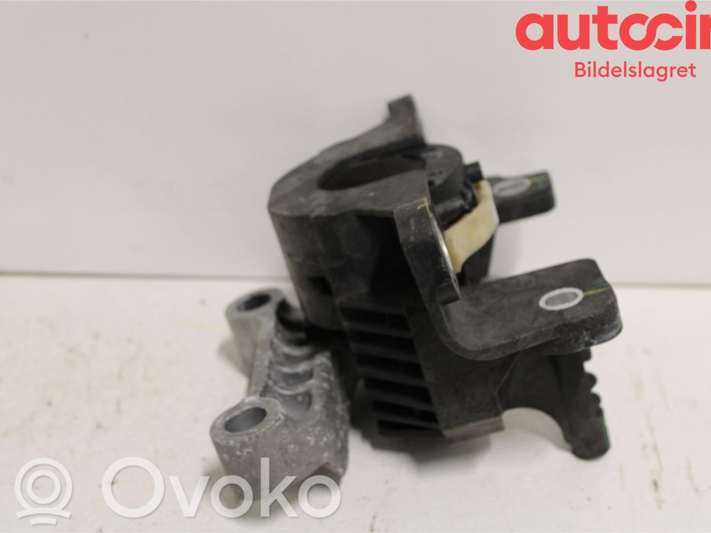 Fiat 500E Engine mounting bracket 