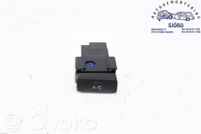 Toyota Corolla E120 E130 Przycisk / Włącznik klimatyzacji A/C 