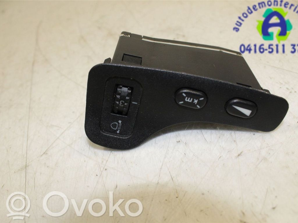 Interruptor de control del panel de luces   156035634,158031653,158031653