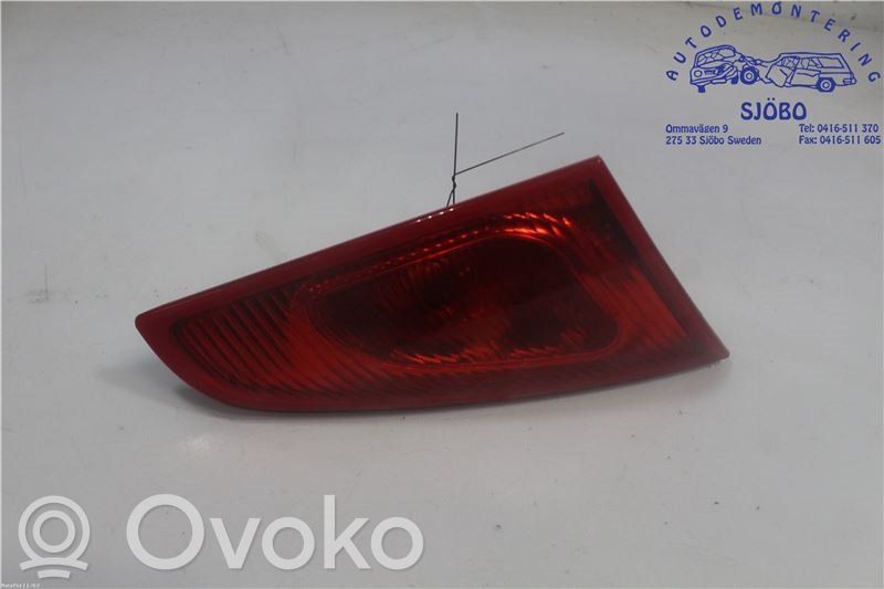 Mitsubishi Colt Aizmugurējais lukturis pārsegā 