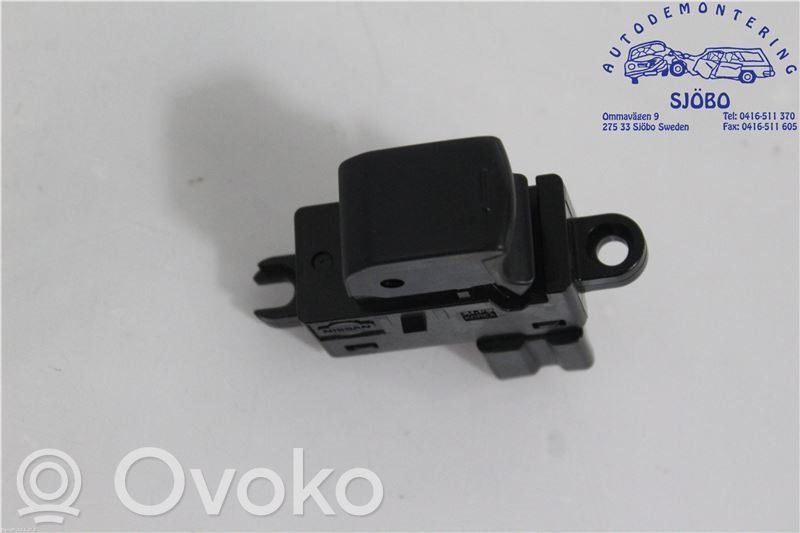 Interruptor del elevalunas eléctrico   25411ED03A