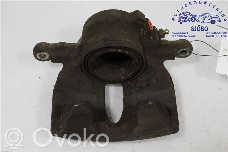 Front brake caliper   4401C7