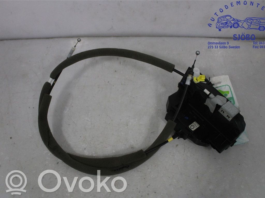 Nissan Qashqai Front door lock 