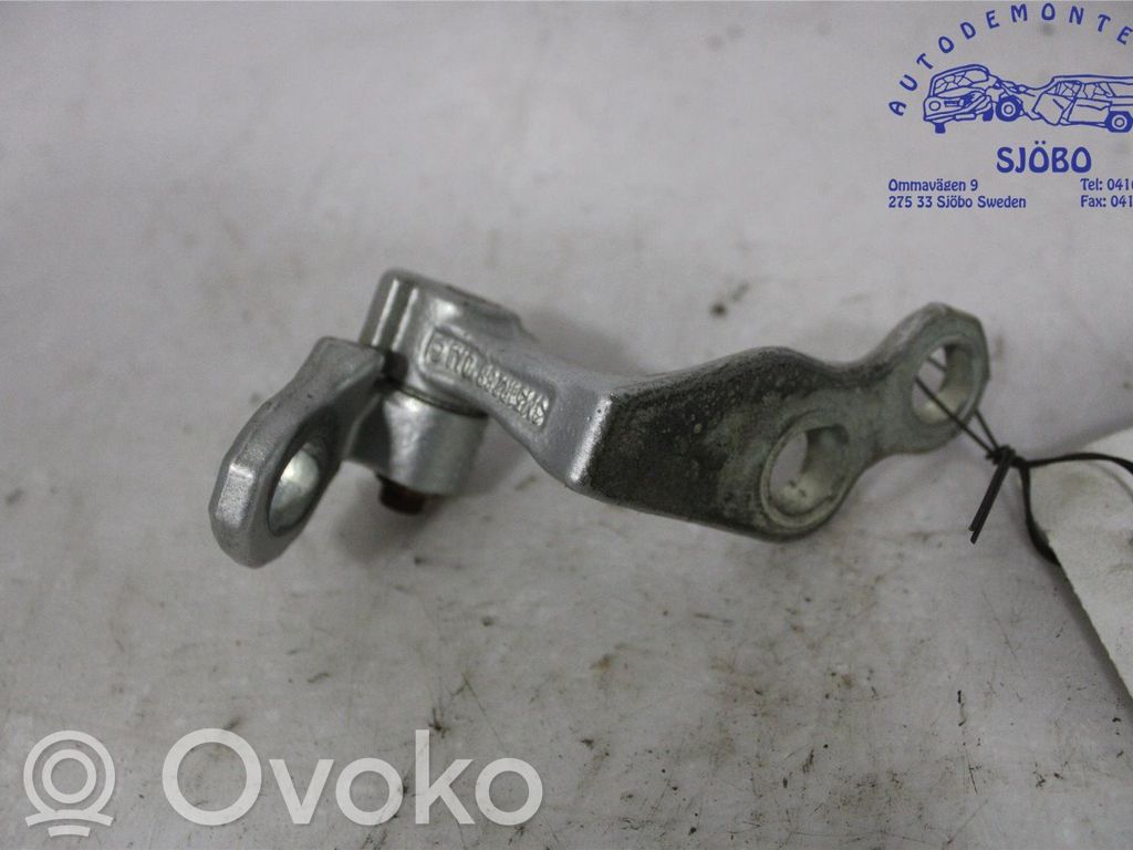 Ford Kuga I Zawias dolny drzwi tylnych 