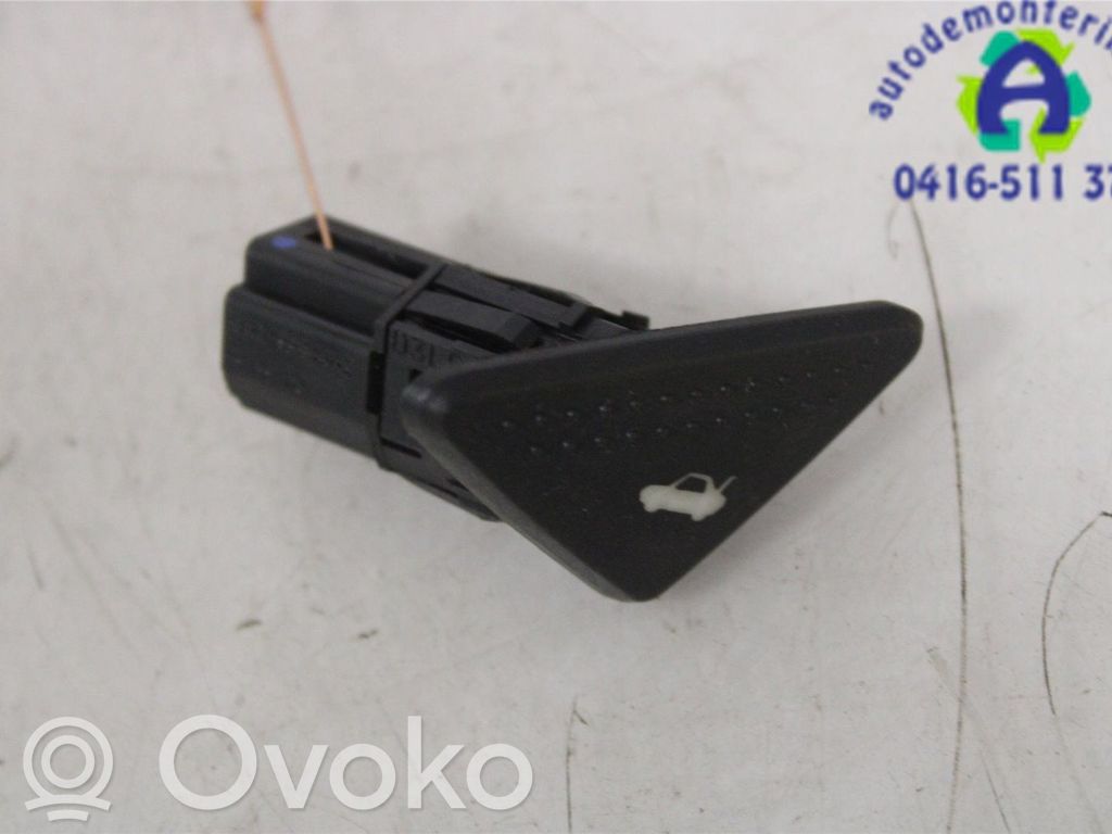 Ford Focus Tailgate/boot open switch button 
