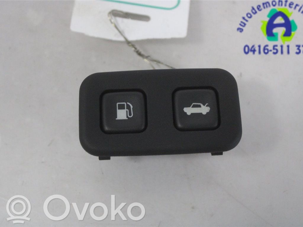 Chevrolet Corvette Fuel tank opening switch 
