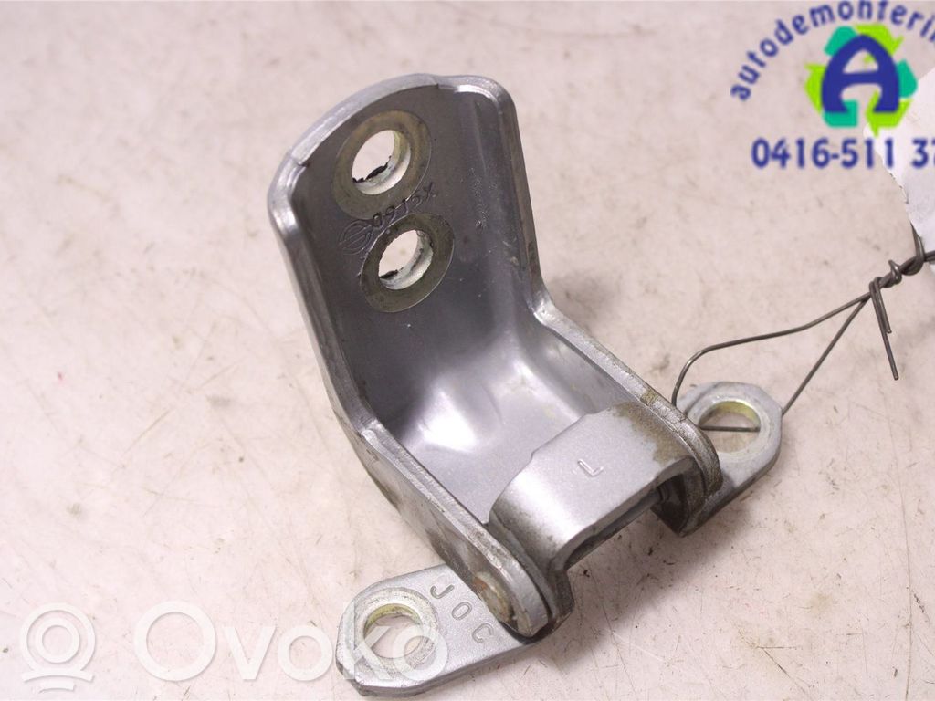 Nissan Note (E12) Rear door lower hinge 