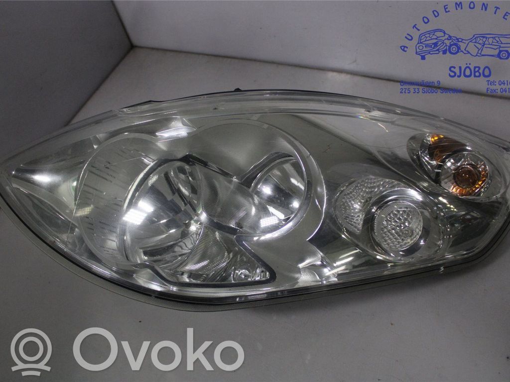 Opel Movano B Lampa przednia 
