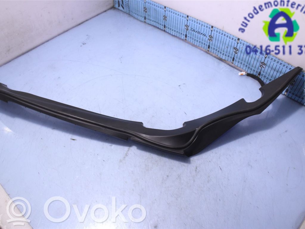 Subaru Outback (BT) Takaluukun koristelista 