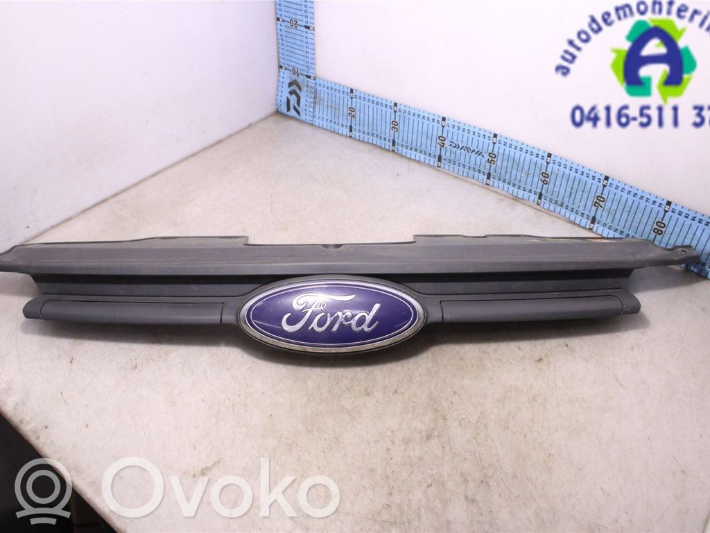 Front bumper upper radiator grill   2205562