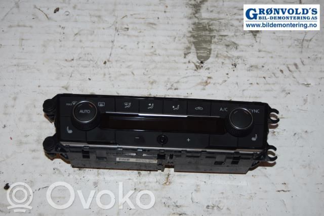 Volkswagen Polo VI Climate control/heater control trim 