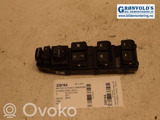 Hyundai Ioniq Electric window control switch 