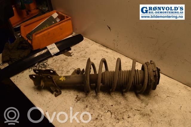 Nissan Qashqai Amortyzator osi przedniej ze sprężyną 