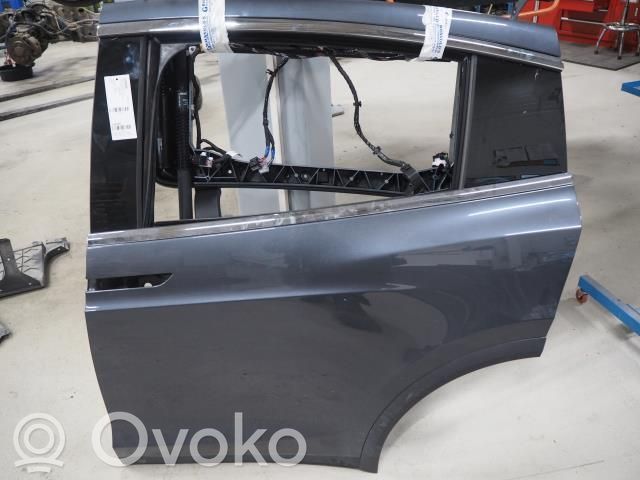 Tesla Model X Galinės durys 