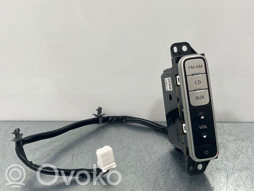 Nissan Leaf I (ZE0) Otros interruptores/perillas/selectores 