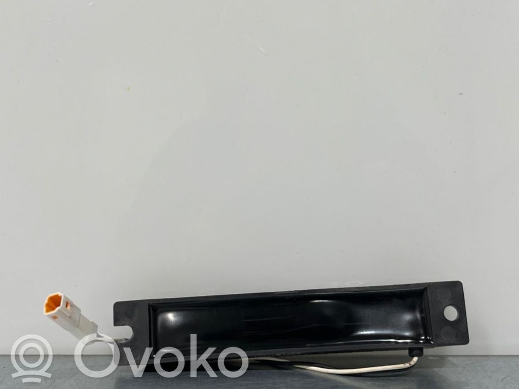 GPS-pystyantenni   101495100A,X12069001R1,X12069001R1,101495100A,X12069001R1