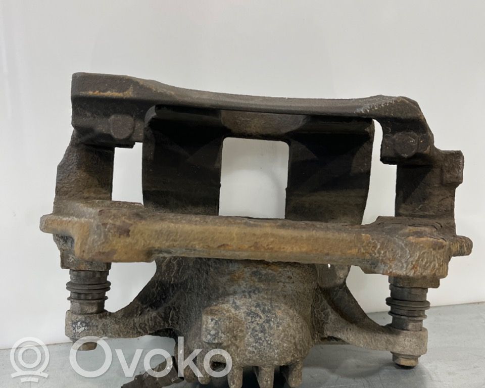 Opel Vivaro Zacisk hamulcowy przedni 