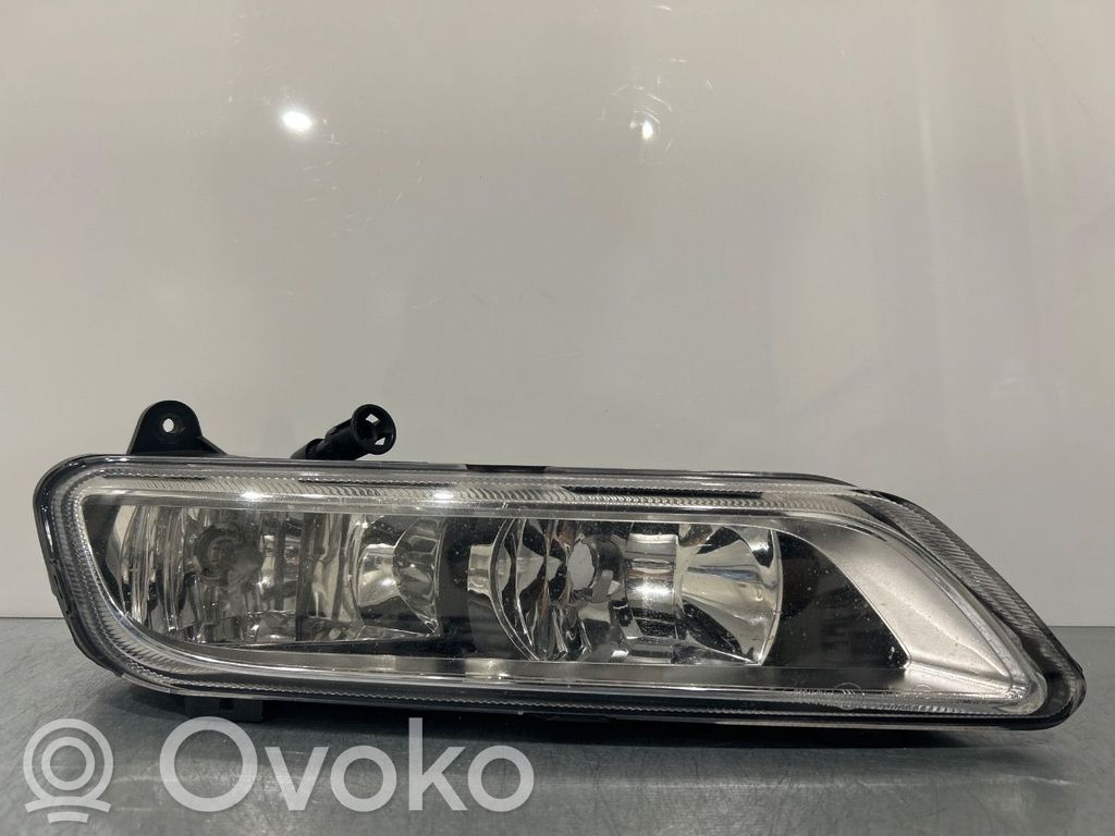 Volkswagen PASSAT B7 Tylne światło narożne (parkingowe) 