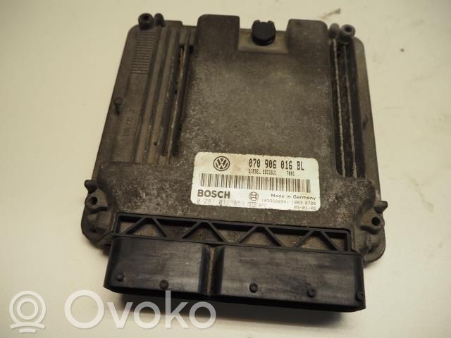 Volkswagen Touareg I Engine control unit/module ECU 