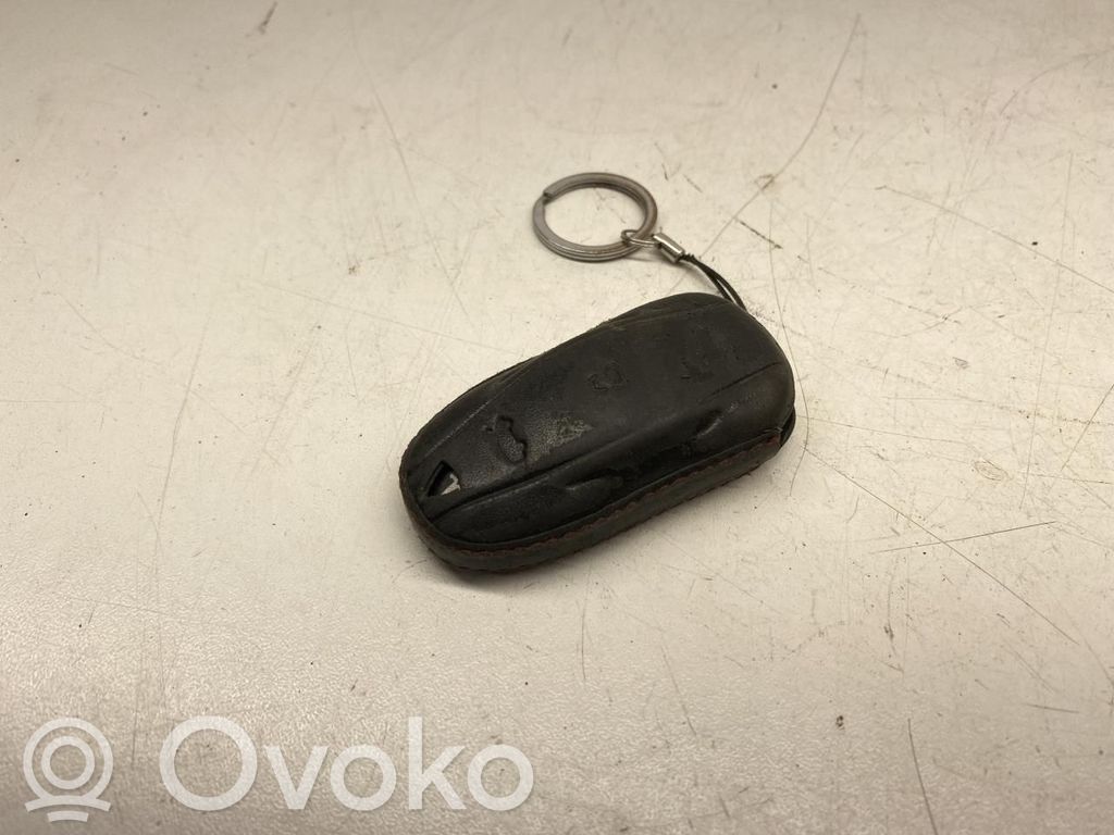 Tesla Model S Virta-avain/kortti 