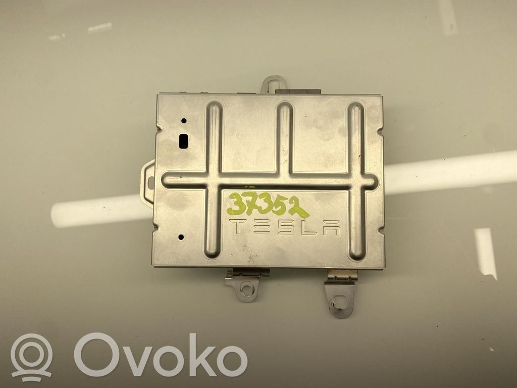 Tesla Model Y Garso stiprintuvas 