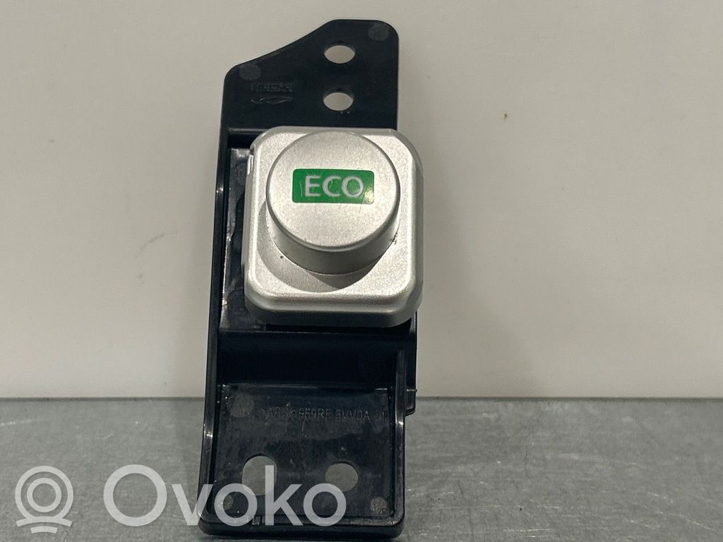 Nissan Note (E12) Other switches/knobs/shifts 