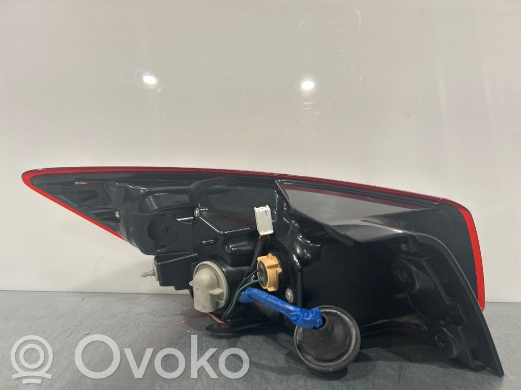 Mazda CX-3 Aizmugurējais lukturis virsbūvē 