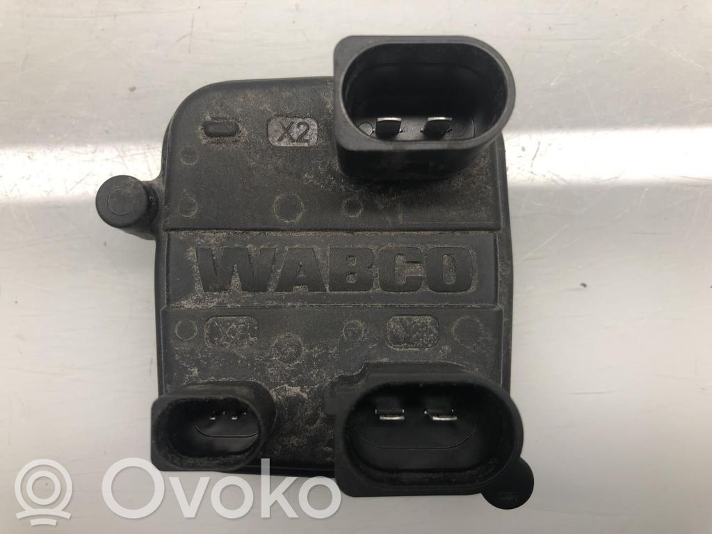 Porsche Taycan 9J1 Commande bouton réglage hauteur de caisse suspension 