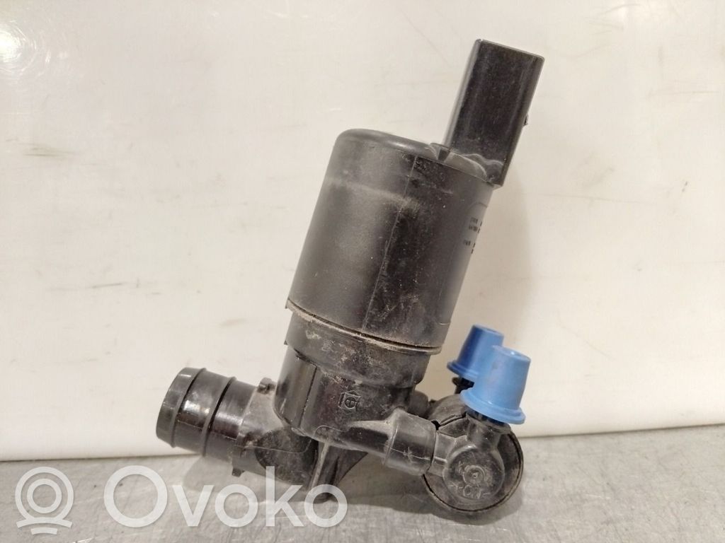 Volvo V60 Windscreen/windshield washer pump 