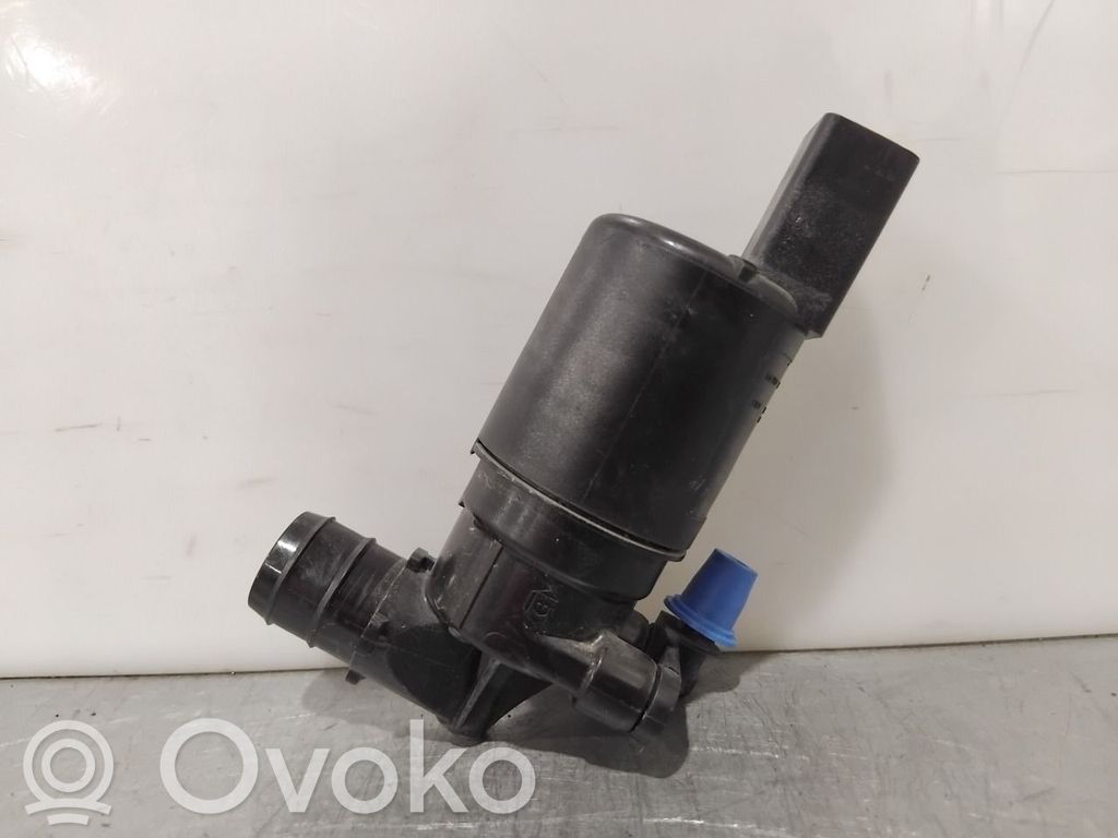 Volvo V60 Windscreen/windshield washer pump 