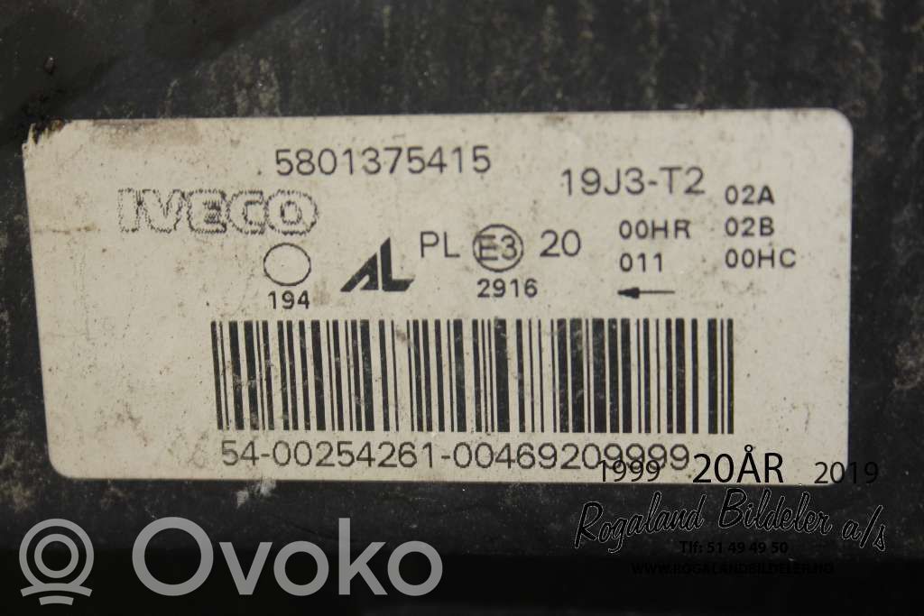Iveco Daily 6th gen Phare frontale 