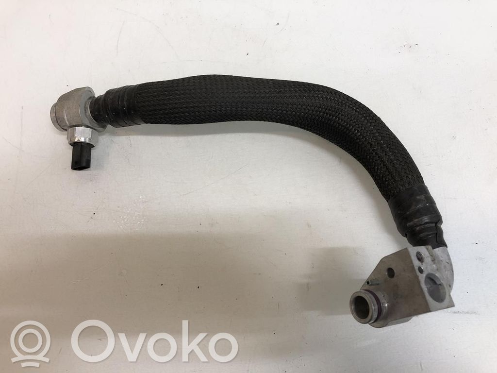 Porsche Taycan 9J1 Ilmastointilaitteen putki (A/C) 