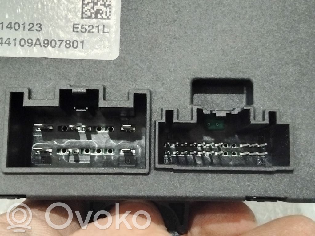 Ford Kuga II Tailgate/trunk control unit/module 