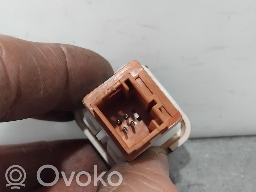 Peugeot 407 Hazard light switch 