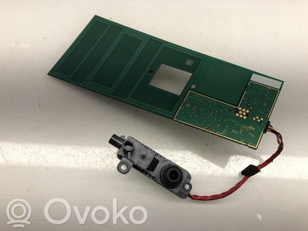 Tesla Model Y Windshield/windscreen camera 
