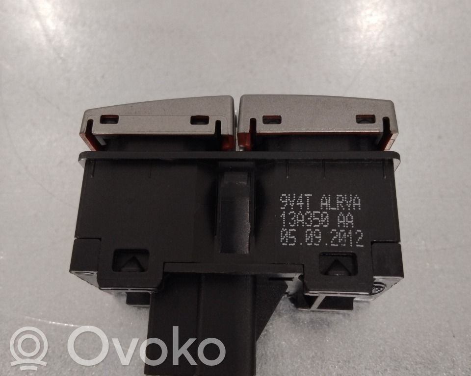 Ford Kuga I Hazard light switch 