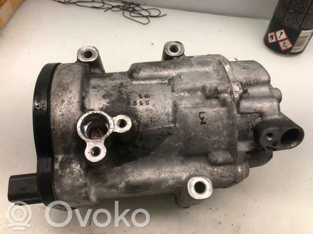 Toyota RAV 4 (XA50) Kompresor / Sprężarka klimatyzacji A/C 